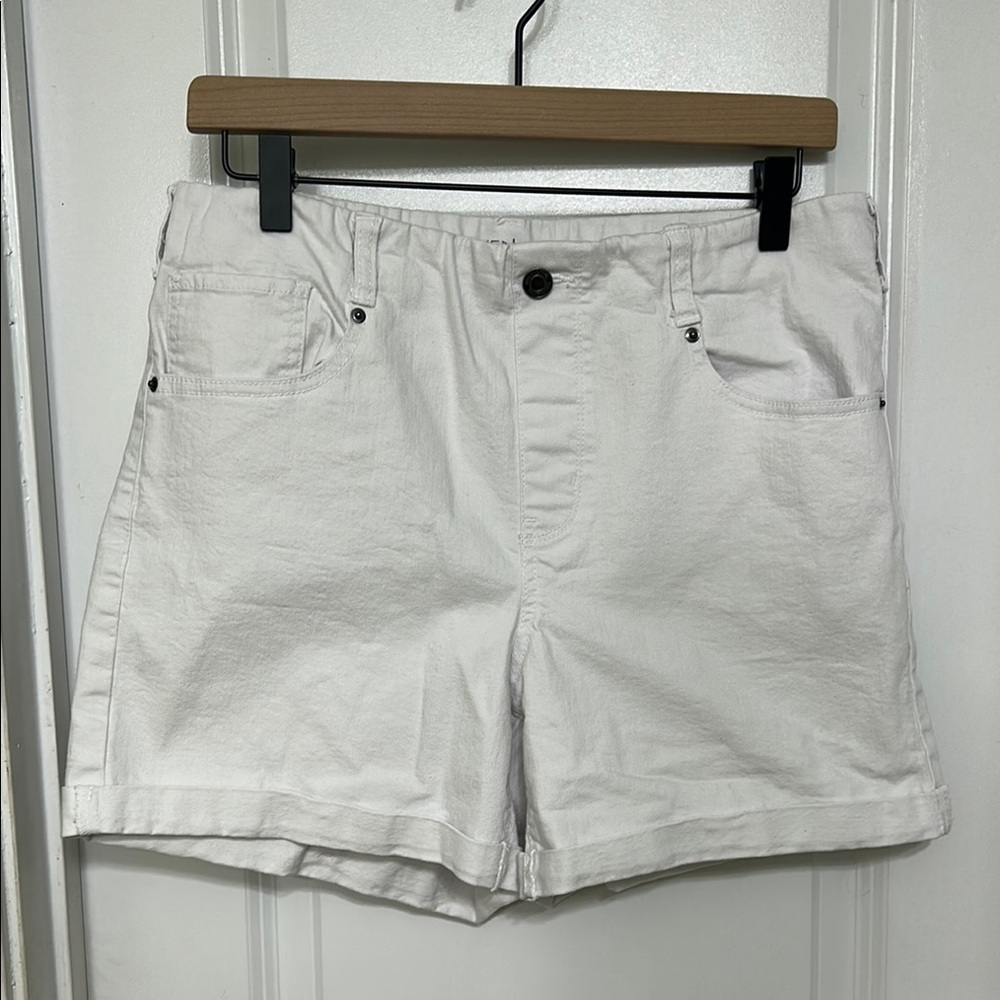 Pull on white denim shorts